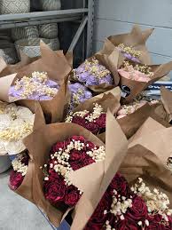 Free Wooden Rose Bouquet on 2/14 at Lowe's Home Improvement